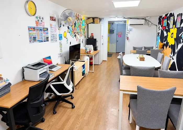 Aroha Station Hostel
