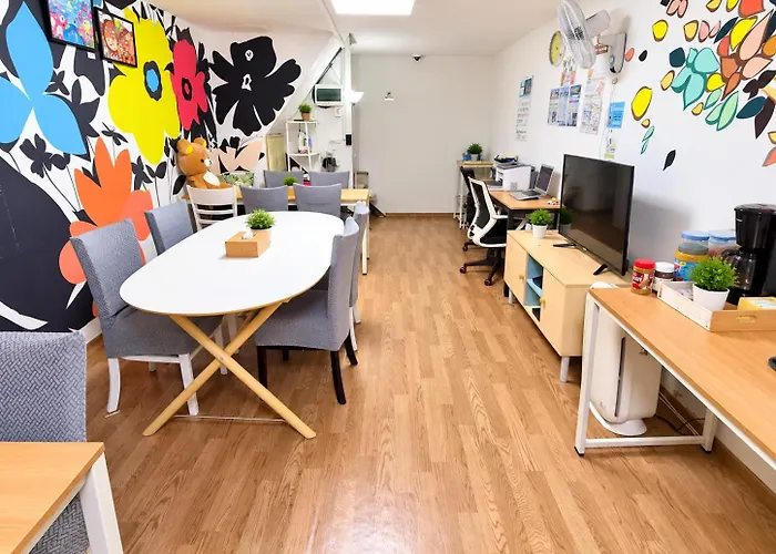 Hostel Aroha Station