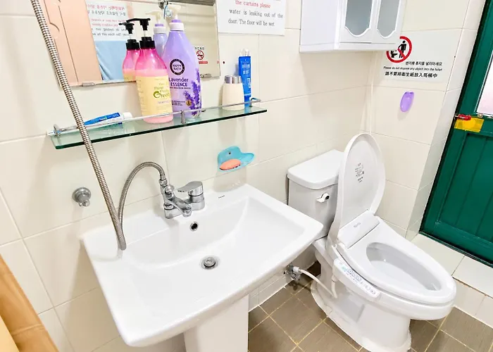 Aroha Station Hostel