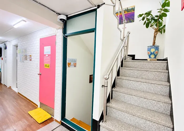 Hostel Aroha Station Seul