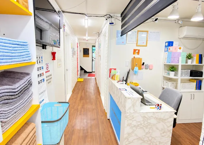 Aroha Station Hostel *
