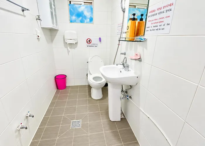 Hostel Aroha Station Seul