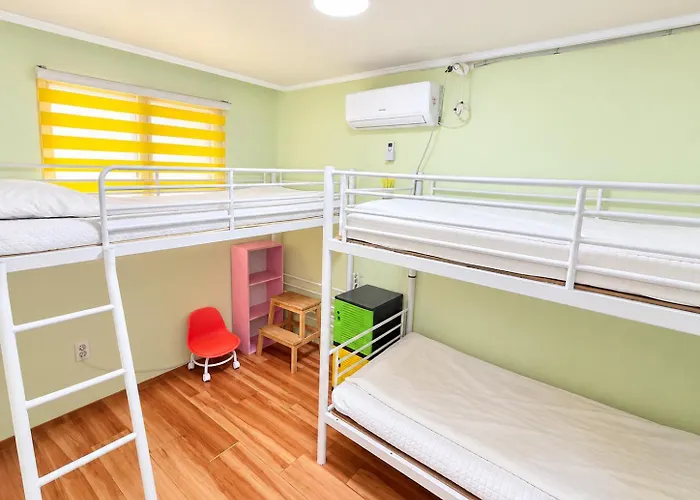 Hostel Aroha Station Seul