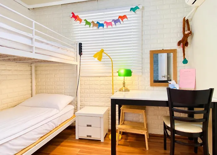 Hostel Aroha Station