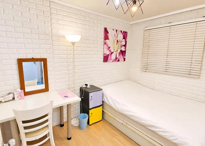 Aroha Station Hostel