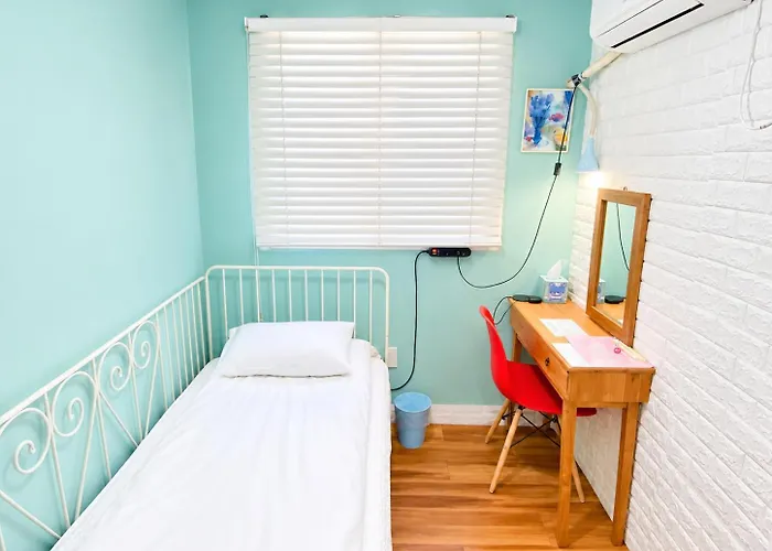 Aroha Station Hostel *