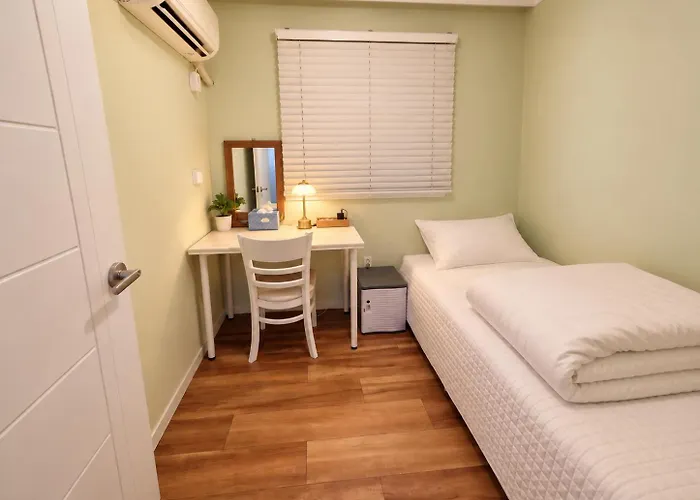 Aroha Station Hostel Seoul