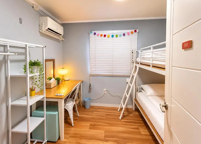 Hostel Aroha Station
